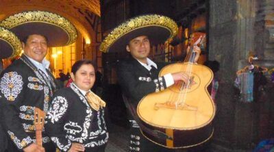 Contratar mariachis en Lima cantante mujer